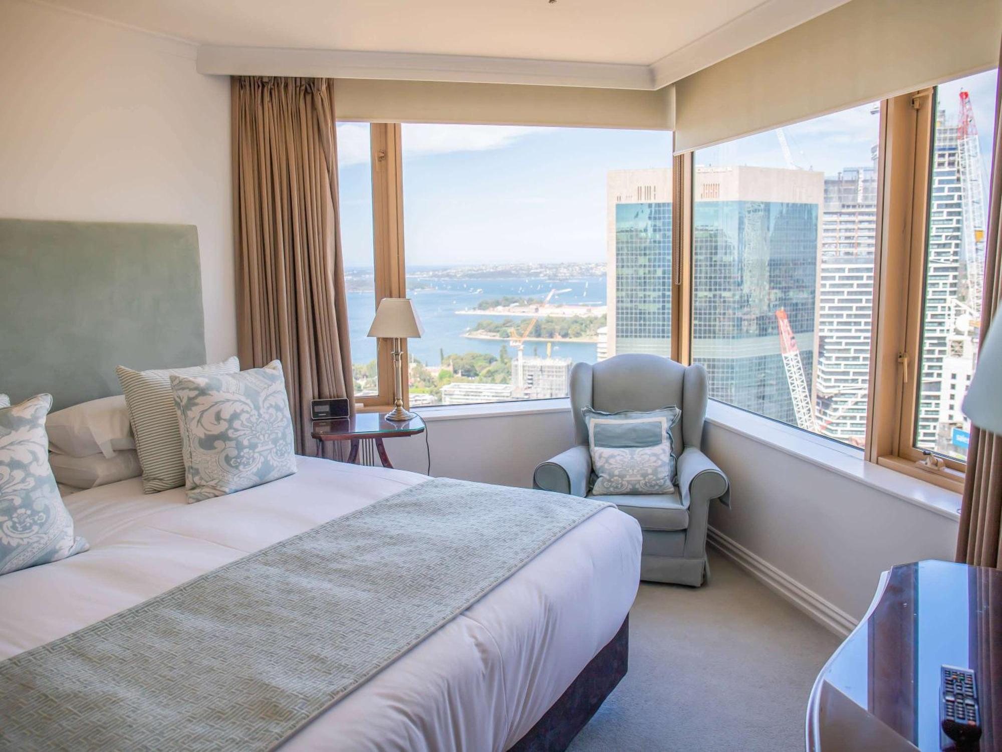 The Sebel Quay West Suites Sydney Luaran gambar A guest room at the Hotel Indigo San Diego