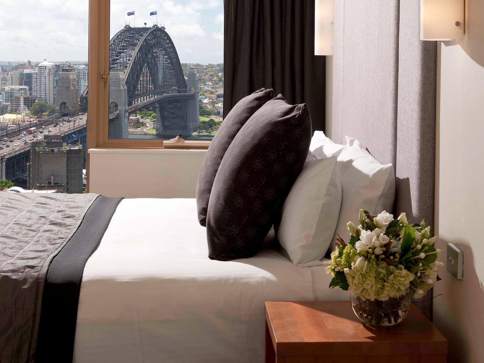 The Sebel Quay West Suites Sydney Luaran gambar A bedroom at the hotel